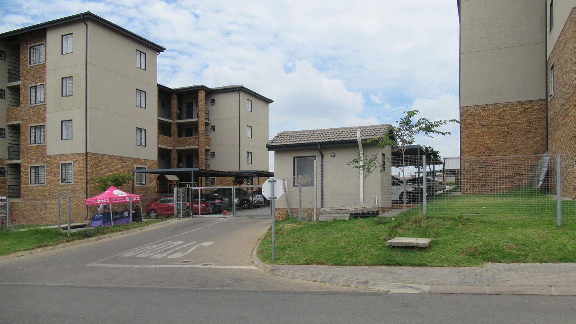 Front View of property in South Hills