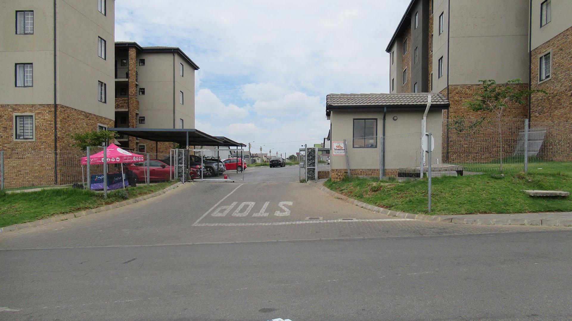 Front View of property in South Hills
