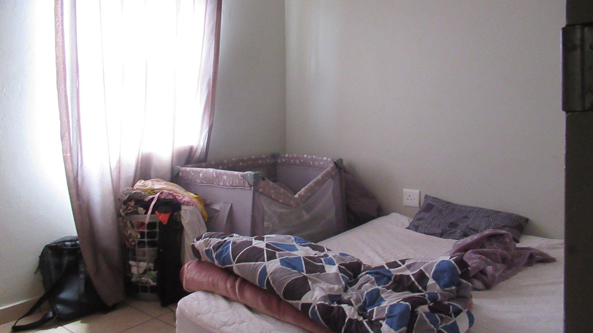 Main Bedroom - 11 square meters of property in Alveda