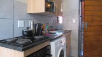 Kitchen - 6 square meters of property in Alveda