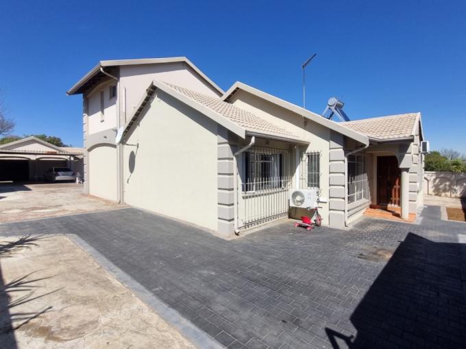 4 Bedroom House for Sale For Sale in Brackendowns - MR721934