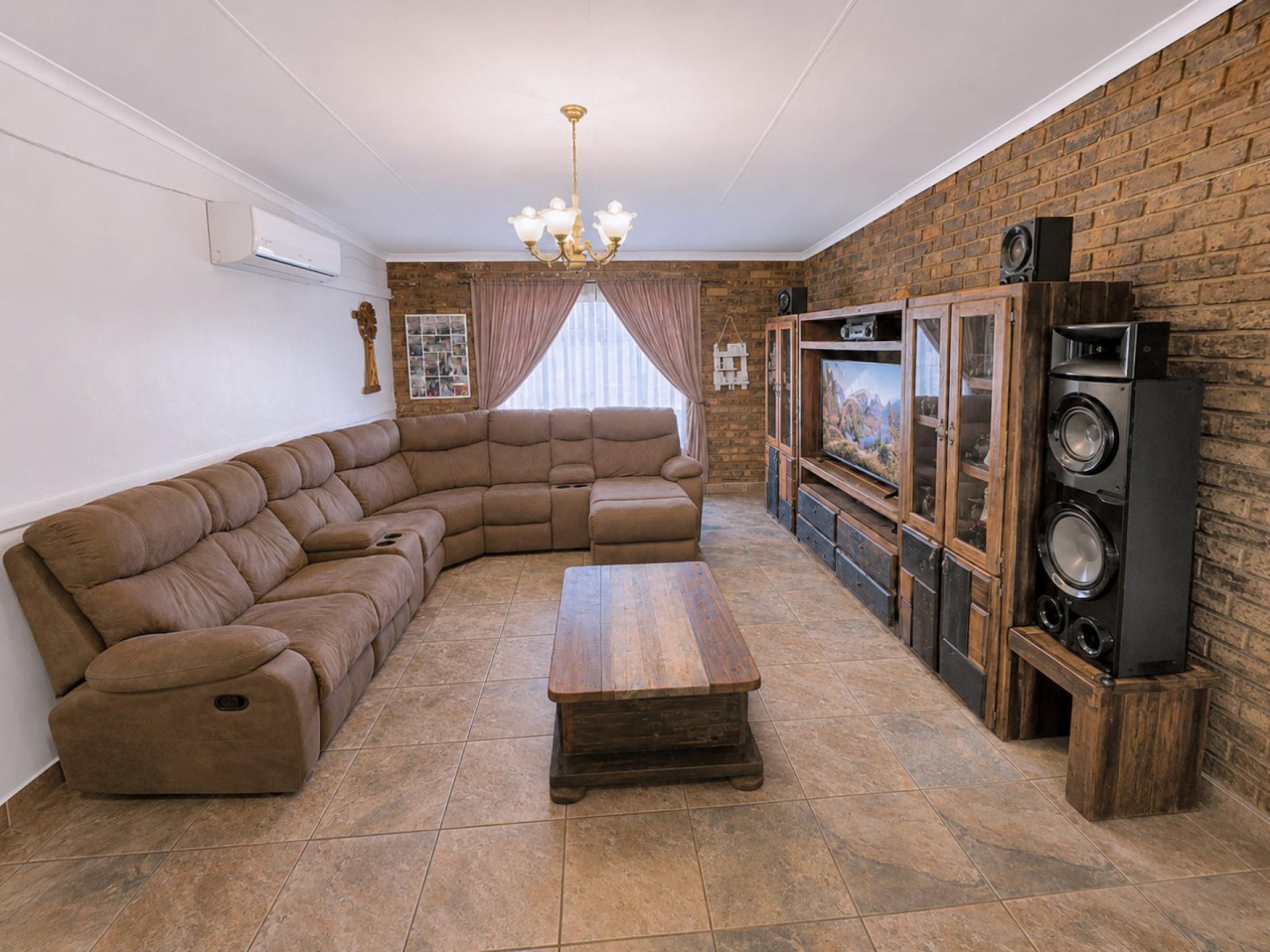  of property in Booysens
