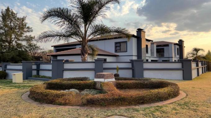 5 Bedroom Freehold Residence for Sale For Sale in Midstream Estate - Private Sale - MR721950