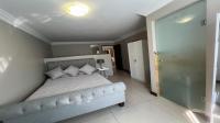 Bed Room 1 of property in Midstream Estate