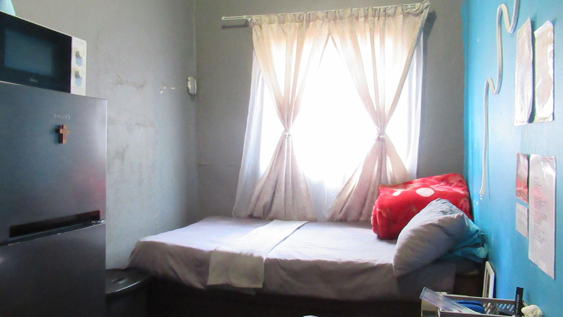 Bed Room 2 - 10 square meters of property in Westdene (JHB)