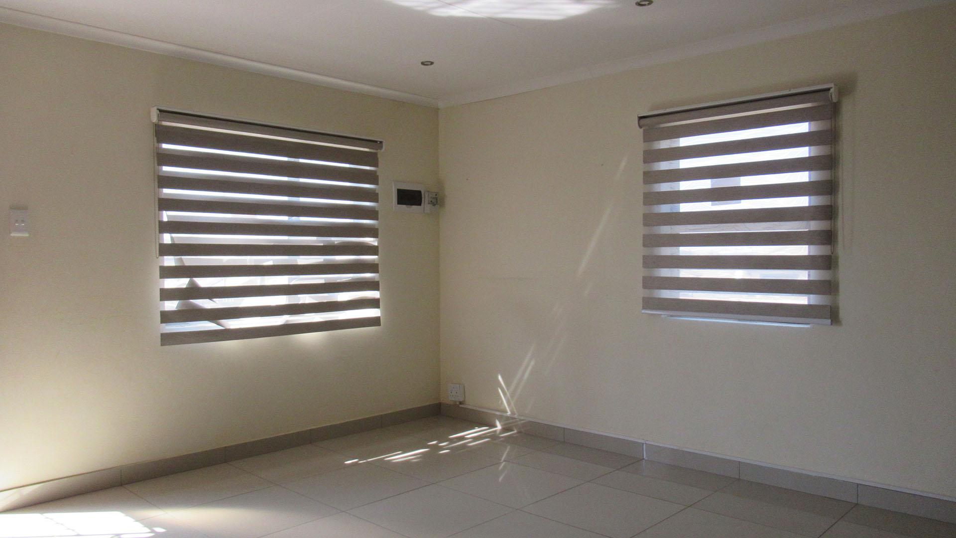 Lounges - 21 square meters of property in Mindalore