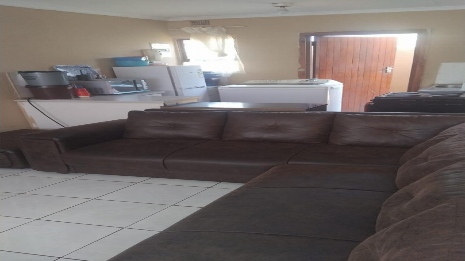 Lounges of property in Motherwell