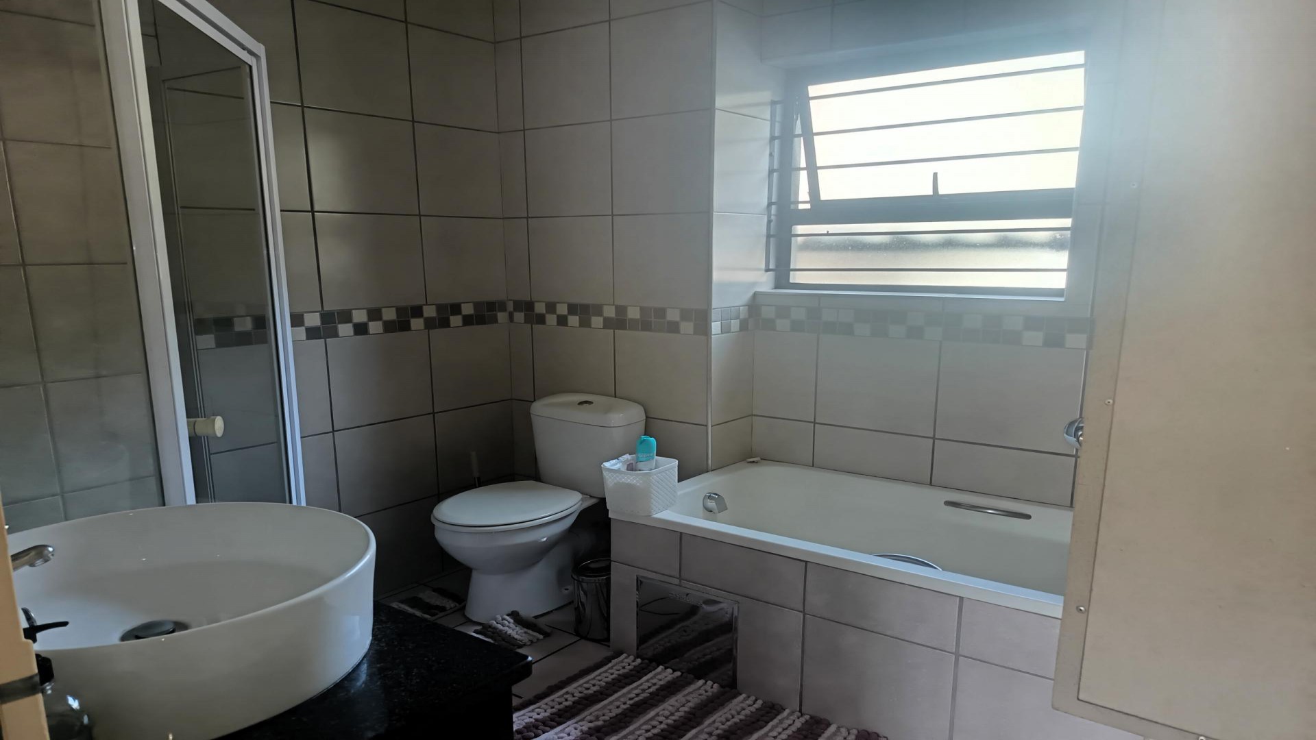 Bathroom 1 of property in Northgate (JHB)