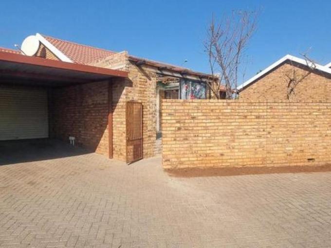 2 Bedroom Simplex for Sale For Sale in Wierdaglen Estate - MR722010