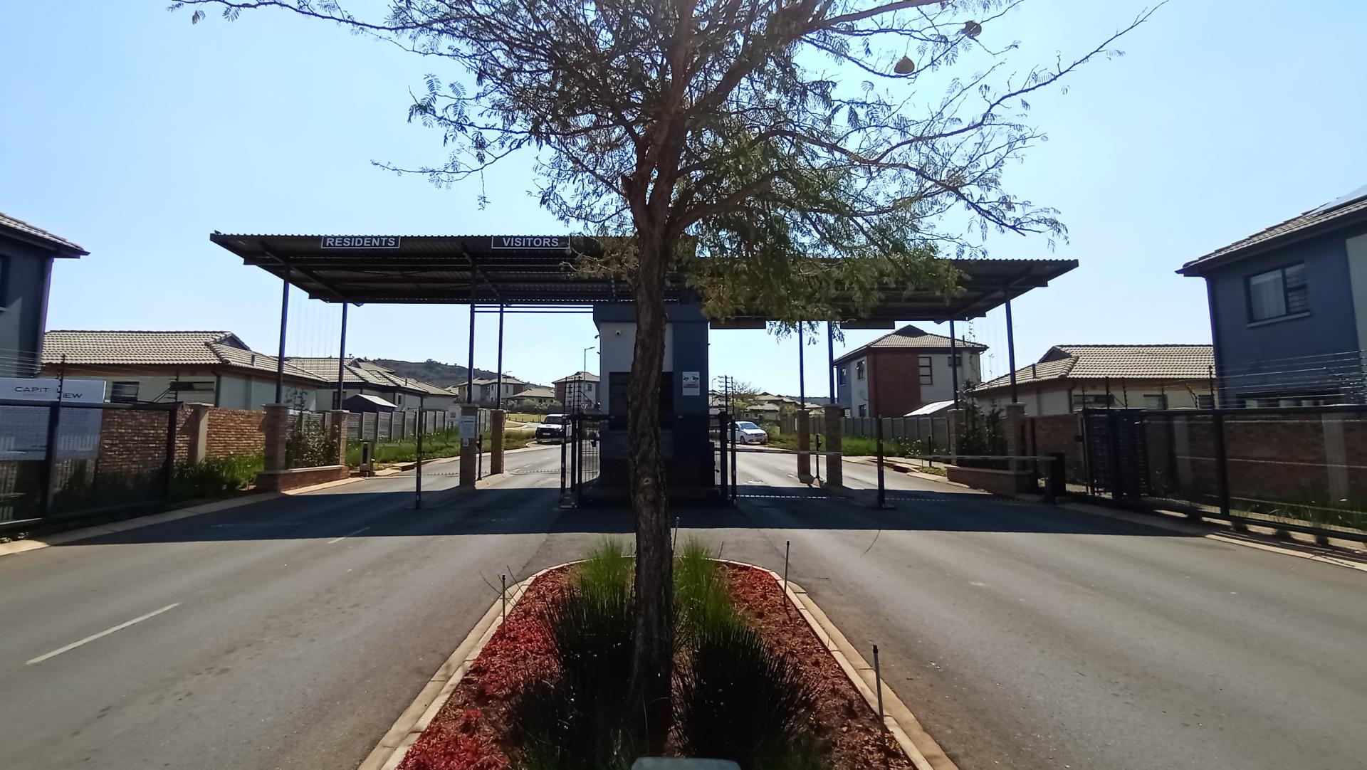 Front View of property in Lotus Gardens