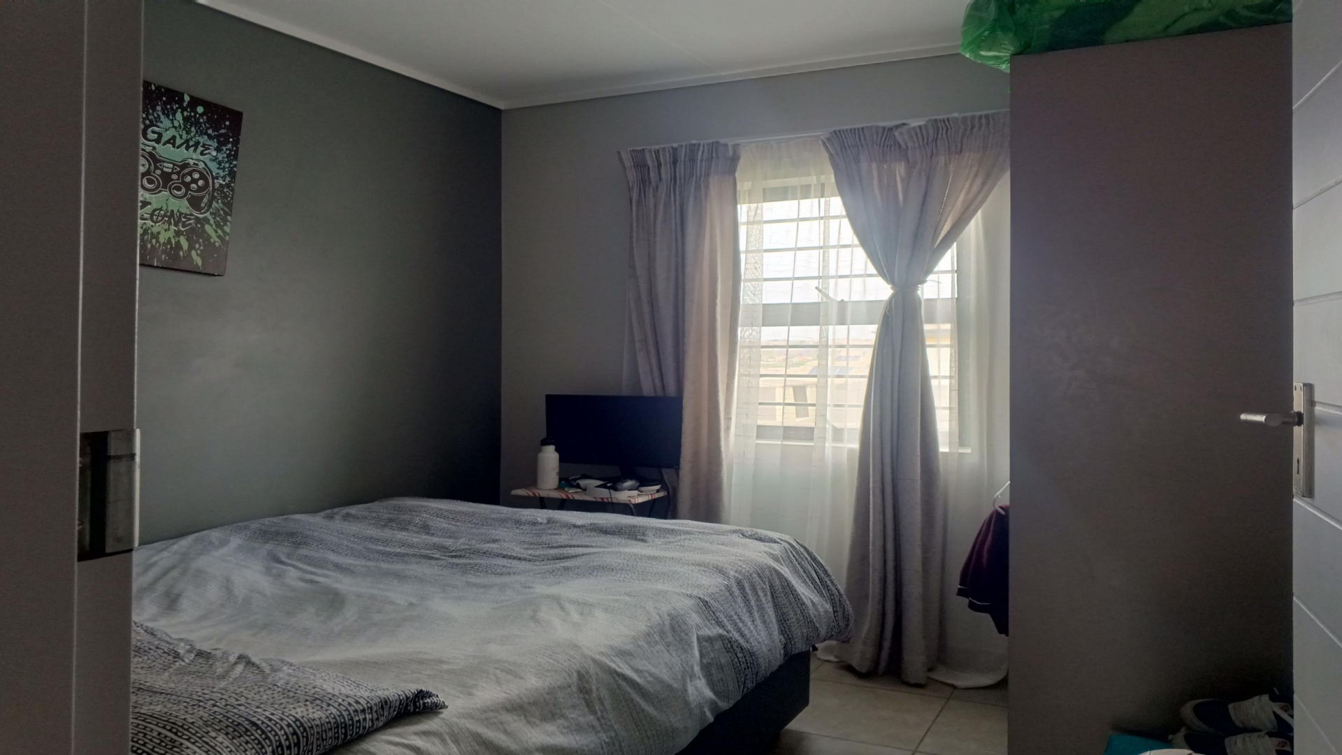 Bed Room 1 - 8 square meters of property in Lotus Gardens