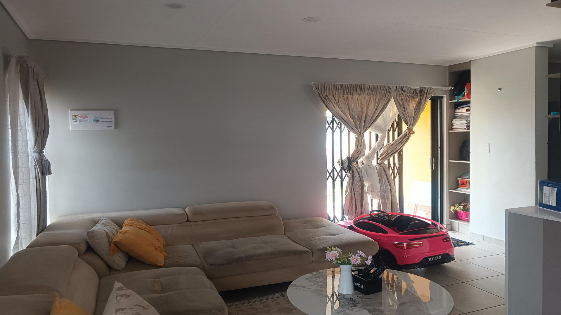 Lounges - 14 square meters of property in Lotus Gardens