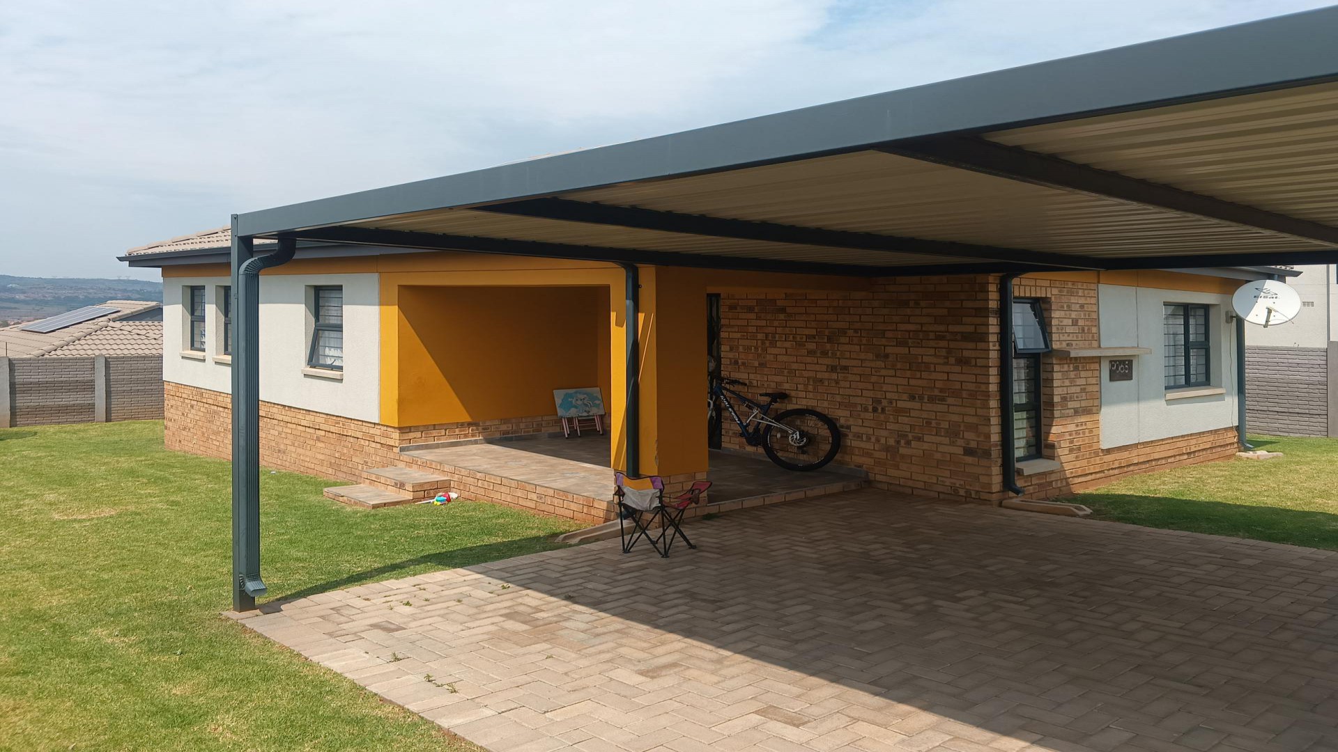 Front View of property in Lotus Gardens