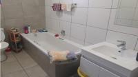 Bathroom 2 of property in Lotus Gardens