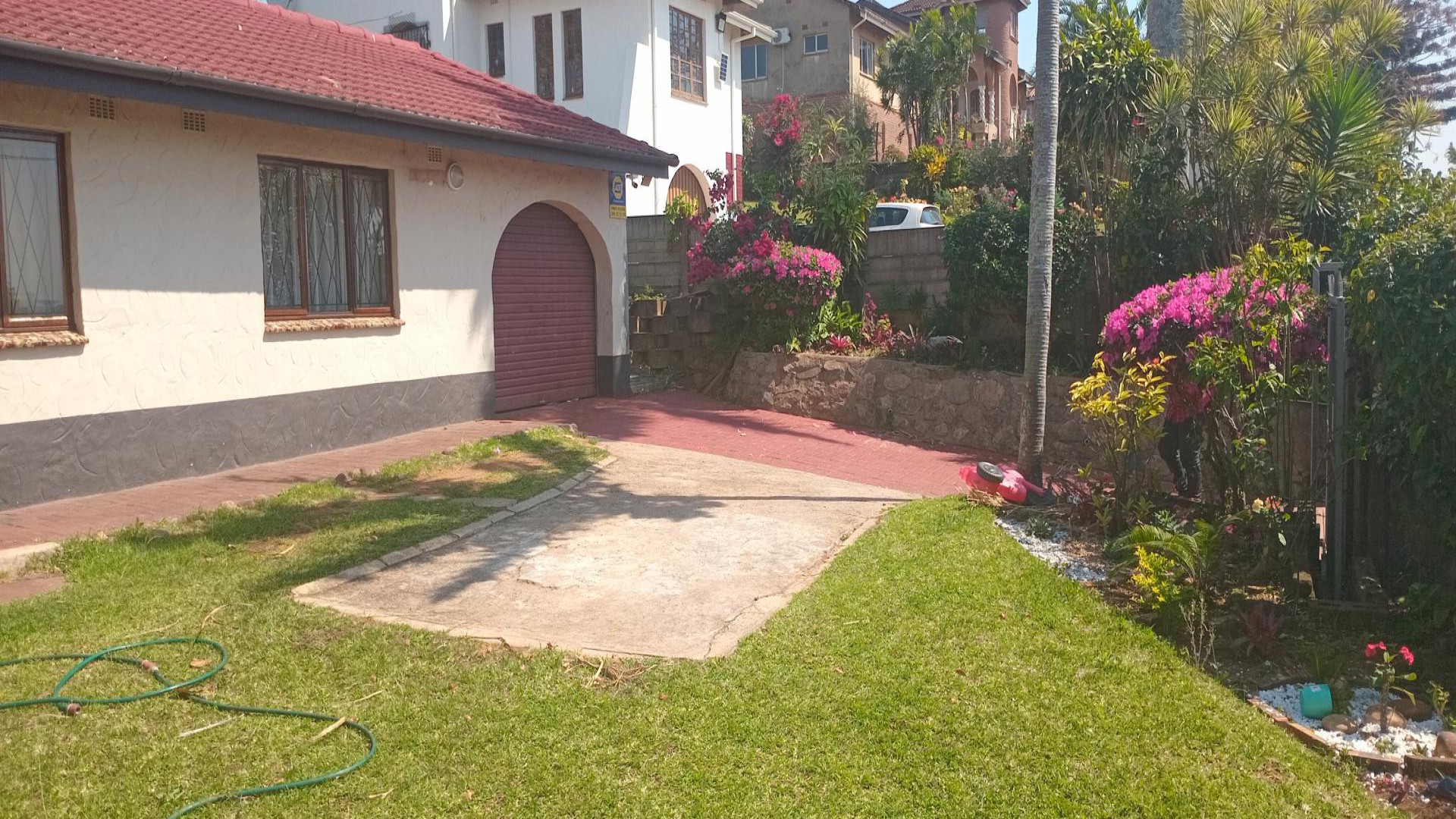 Garden of property in Burlington Heights