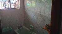 Bathroom 1 of property in Burlington Heights
