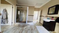 Bathroom 1 of property in Hartbeespoort