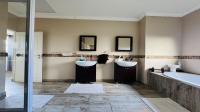 Bathroom 1 of property in Hartbeespoort