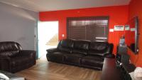 Lounges - 13 square meters of property in Fleurhof
