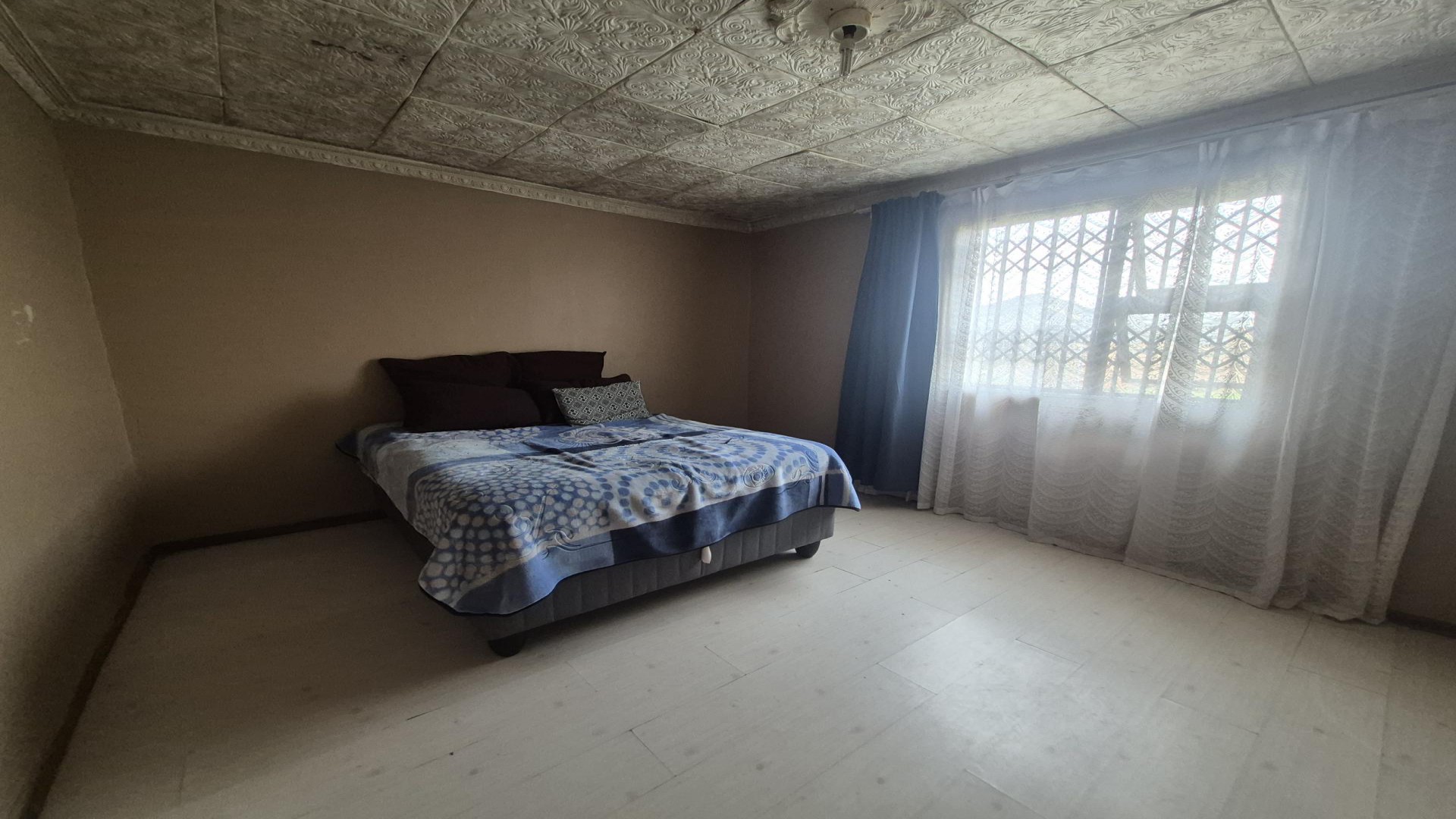 Bed Room 1 of property in Motherwell