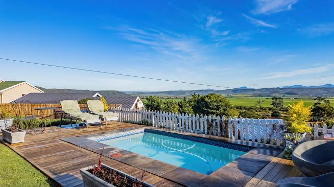 5 Bedroom House for Sale For Sale in Mossel Bay - MR722078