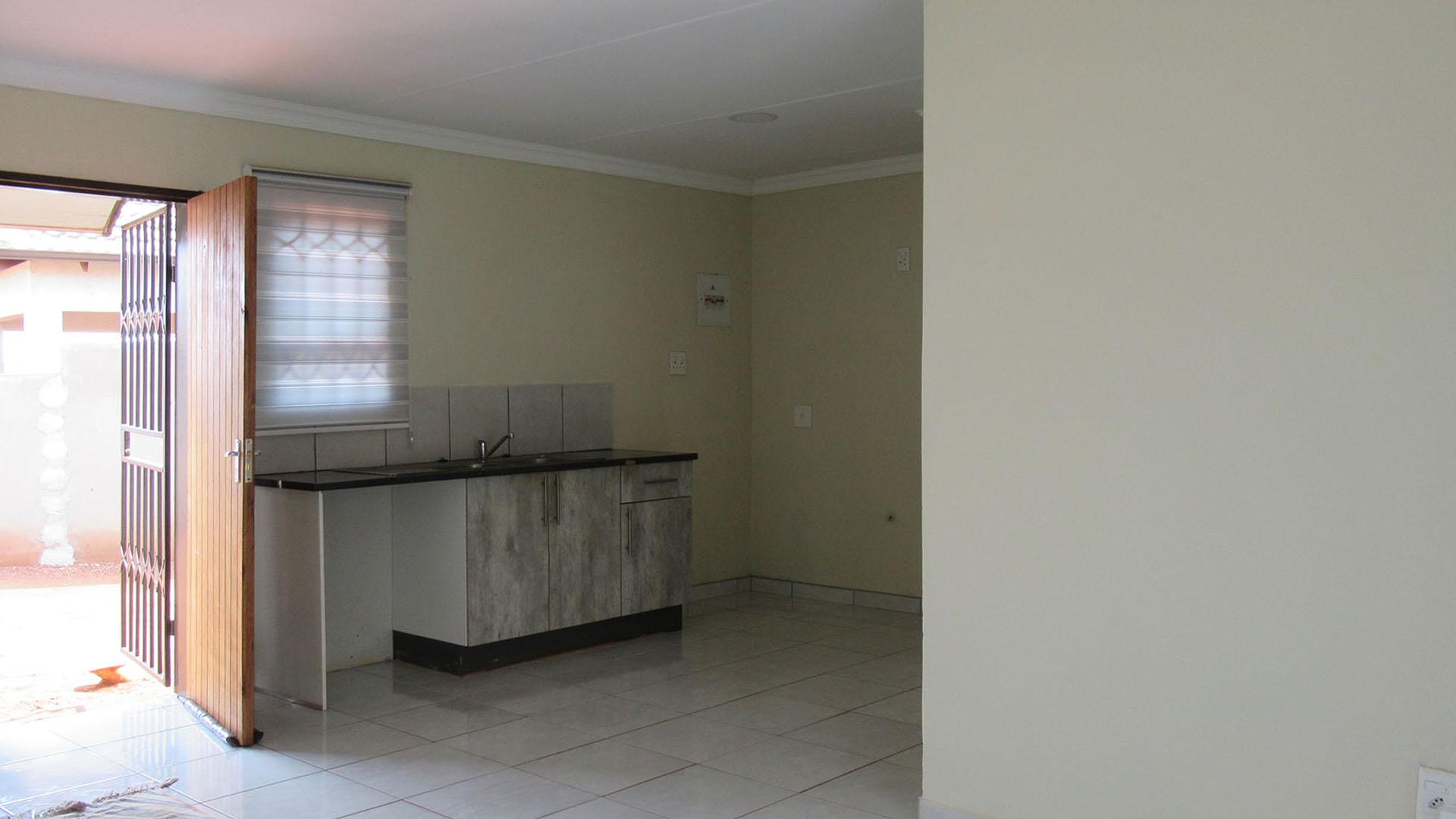 Kitchen - 6 square meters of property in Dawn Park