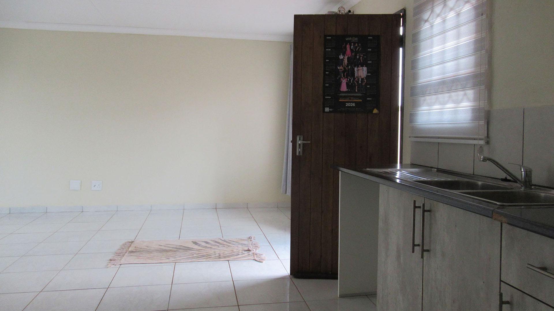 Kitchen - 6 square meters of property in Dawn Park