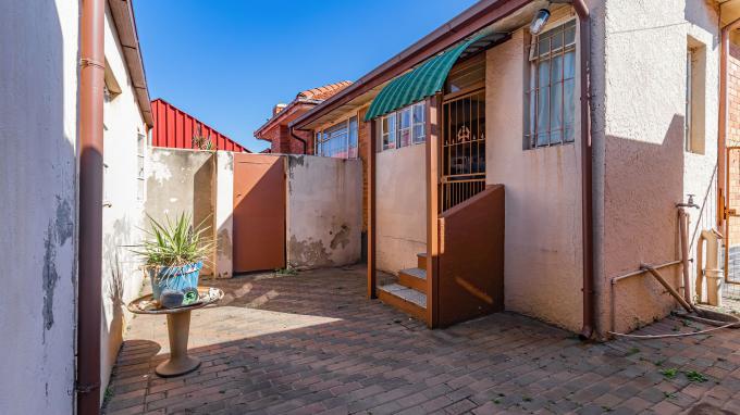 House for Sale For Sale in Rosettenville - MR722153