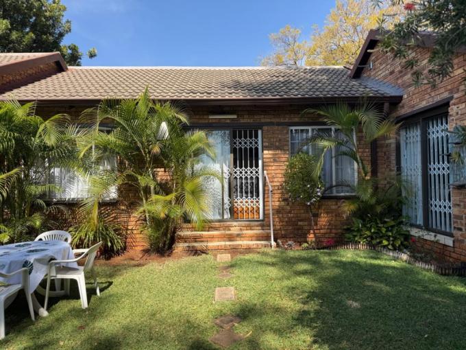 2 Bedroom Simplex for Sale For Sale in Safarituine - MR722184