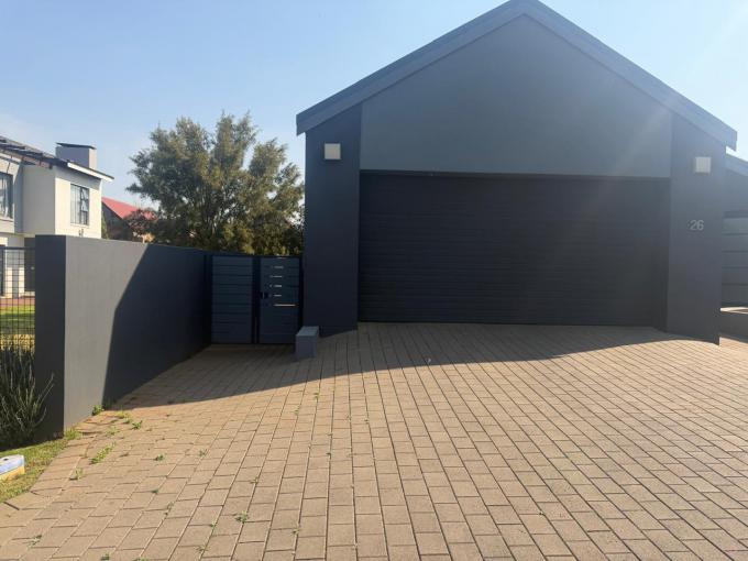 3 Bedroom House to Rent in Midstream Estate - Property to rent - MR722227