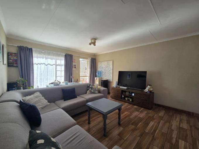 2 Bedroom Apartment for Sale For Sale in Meyersdal - MR722239