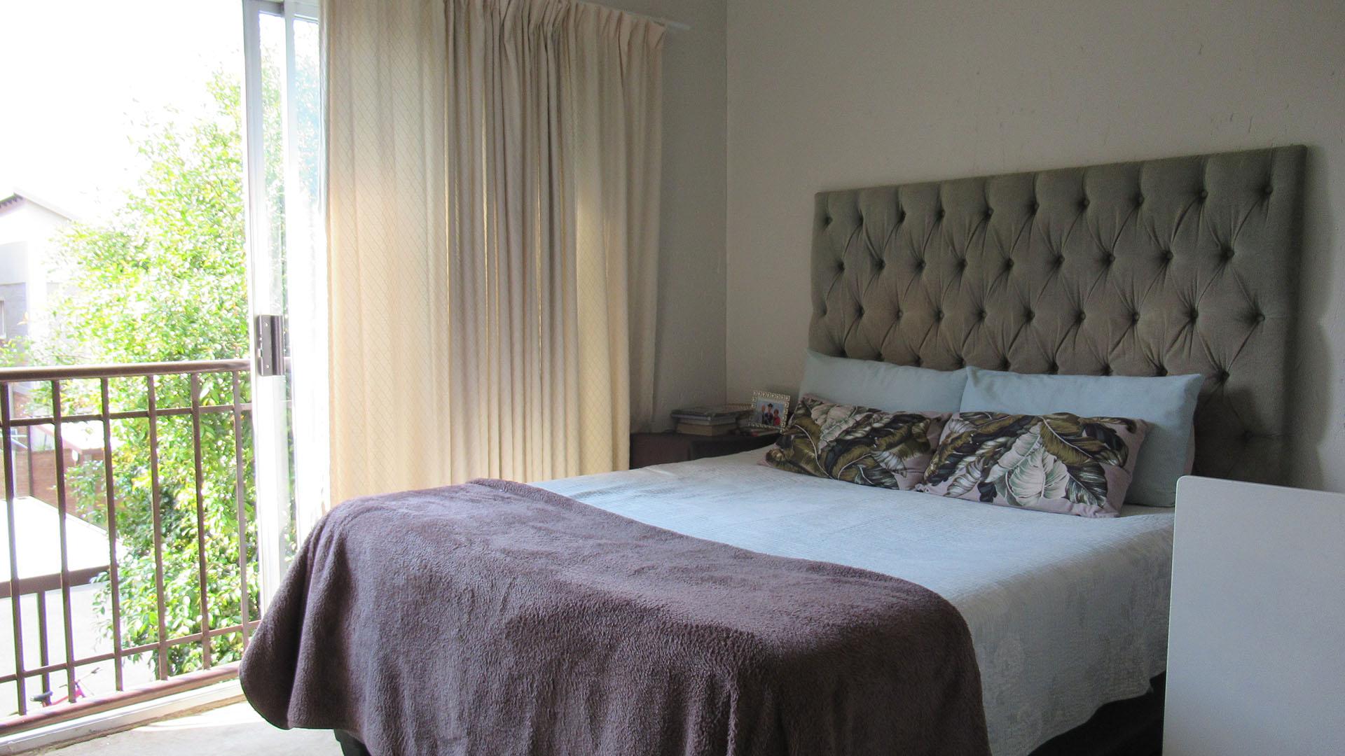 Bed Room 1 - 14 square meters of property in North Riding
