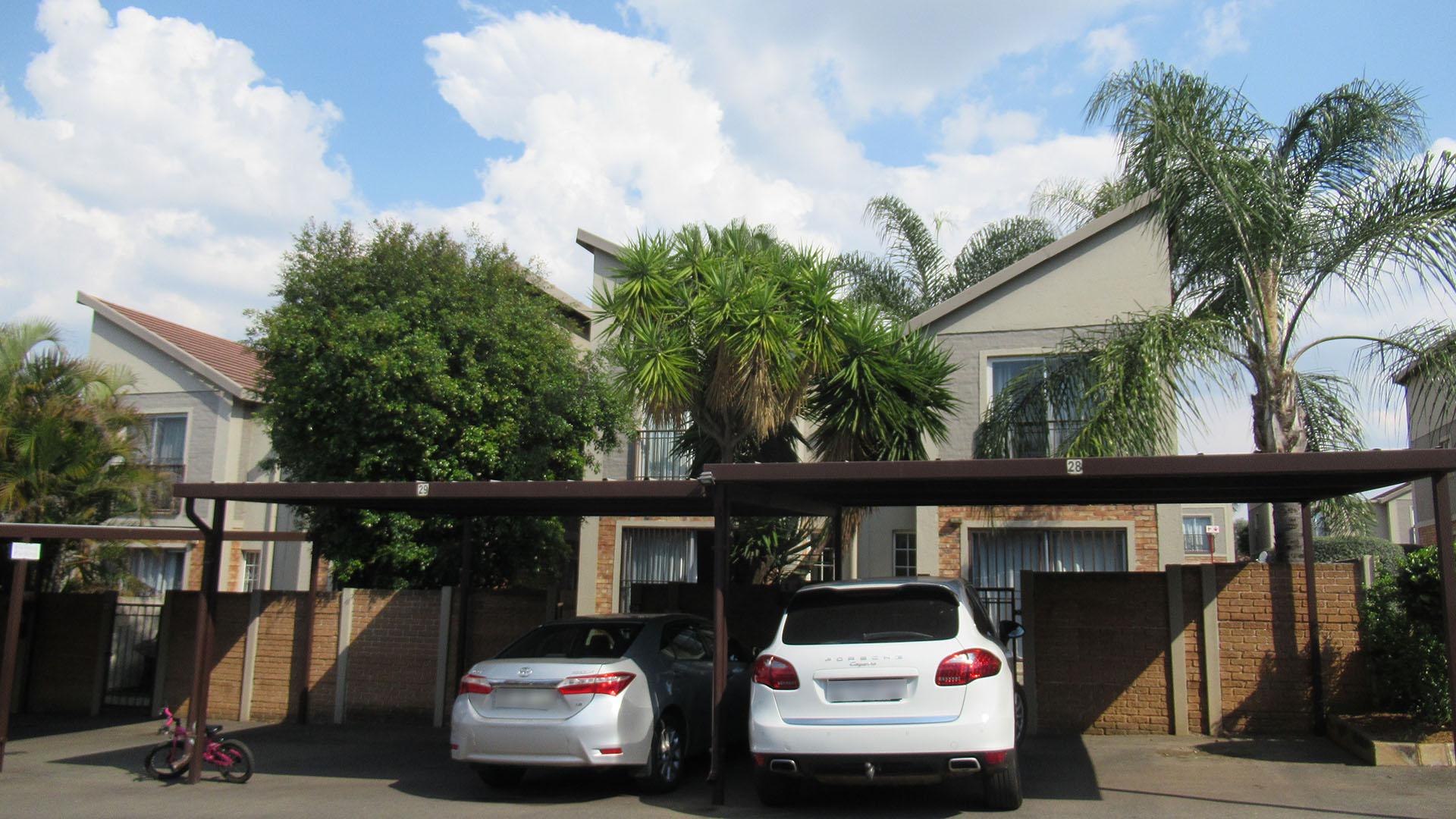 Front View of property in North Riding