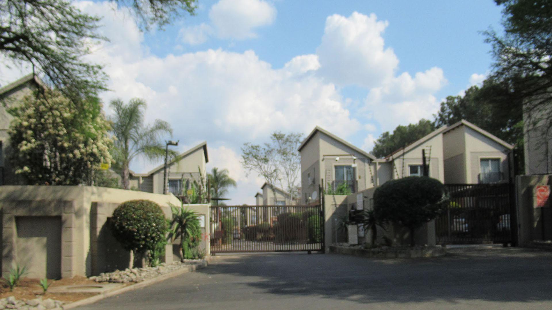 Front View of property in North Riding
