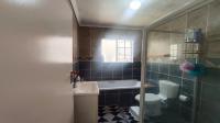 Bathroom 1 of property in North Riding