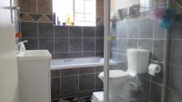 Bathroom 1 - 6 square meters of property in North Riding