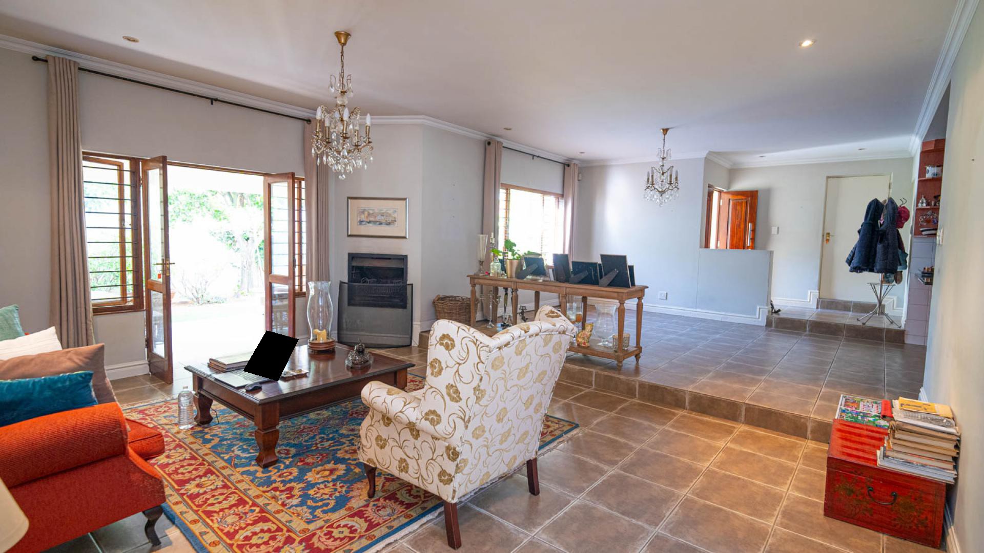 Dining Room of property in Magaliessig