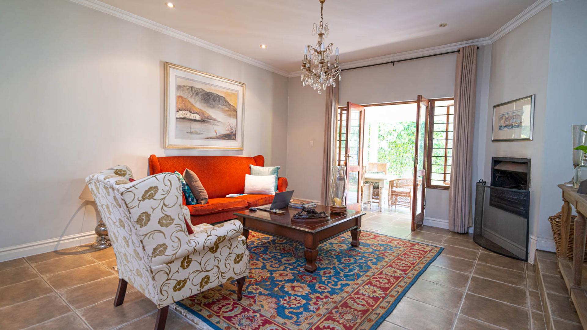 Dining Room of property in Magaliessig