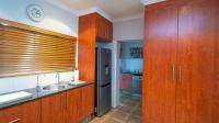 Kitchen of property in Magaliessig