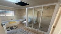Bathroom 1 of property in Heuwelsig Estate
