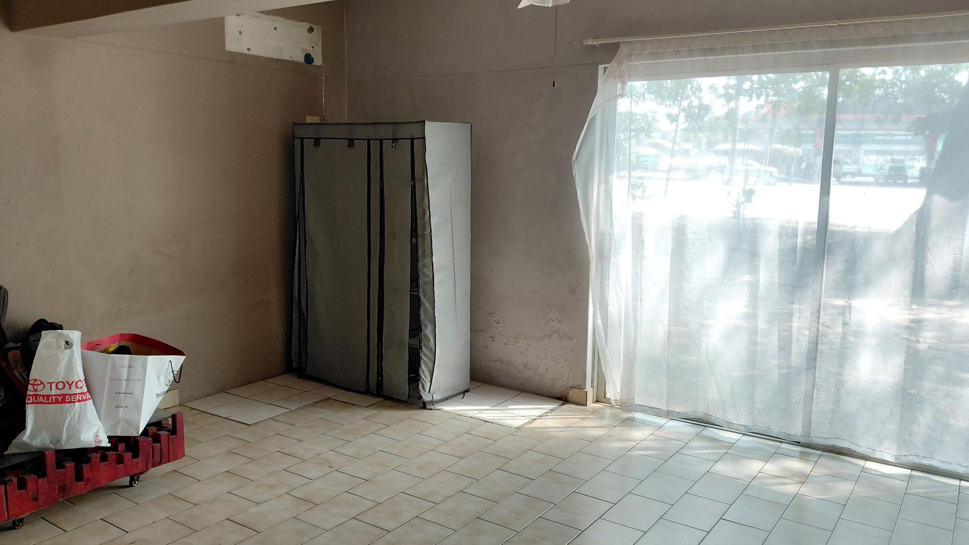 Bed Room 1 of property in Phalaborwa