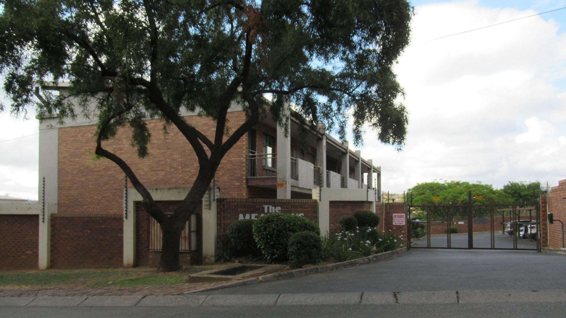 Front View of property in Hoogland