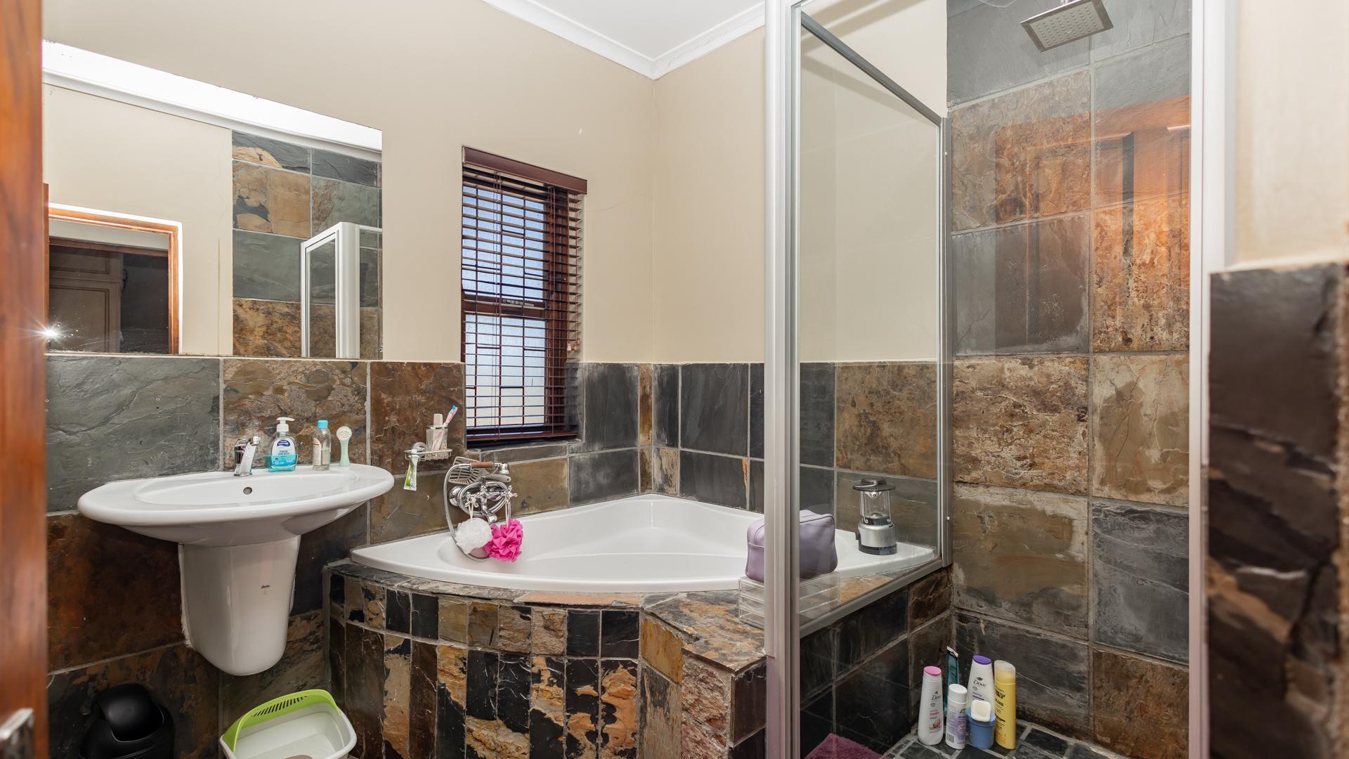  of property in Sonstraal Heights