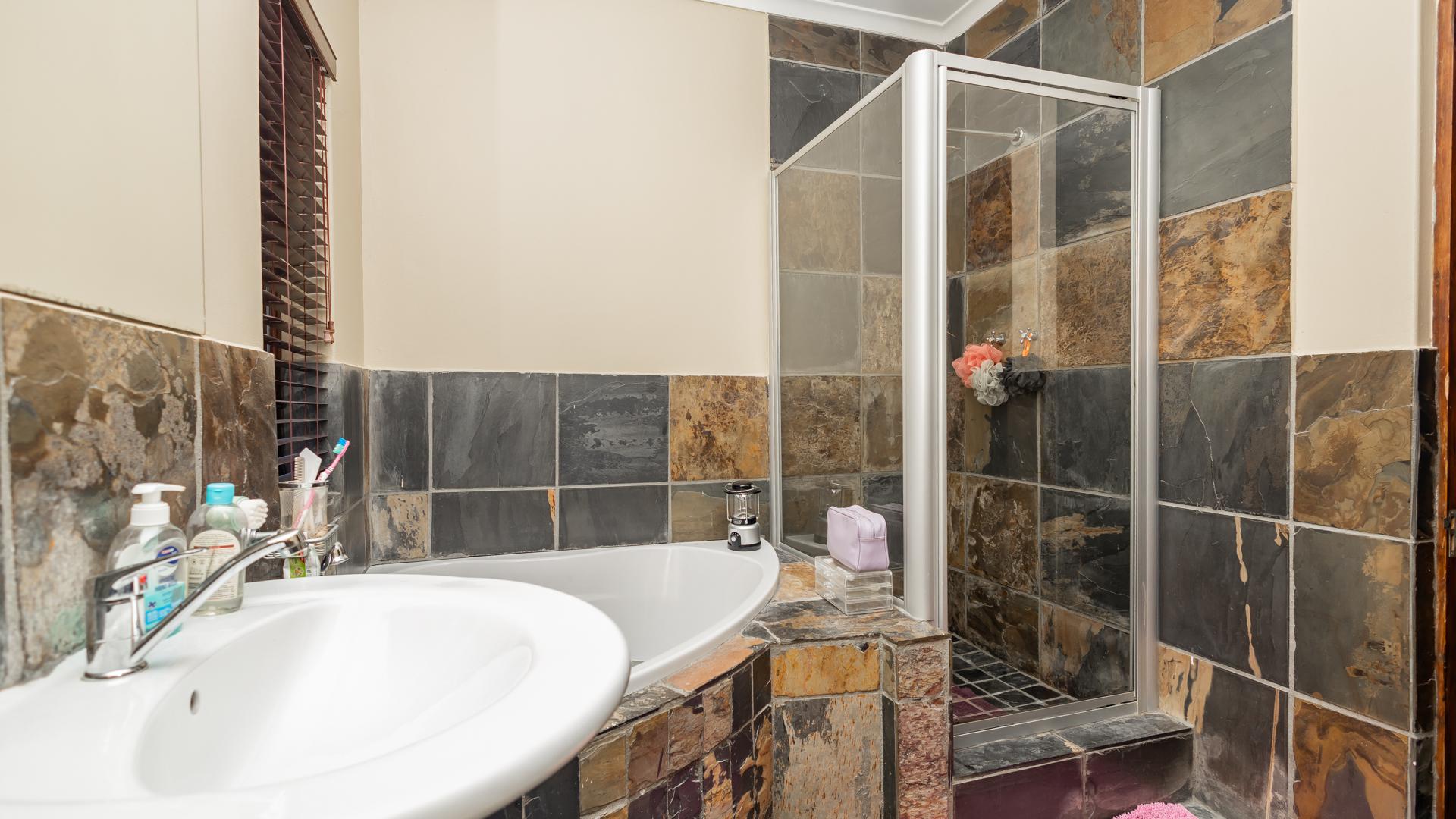  of property in Sonstraal Heights