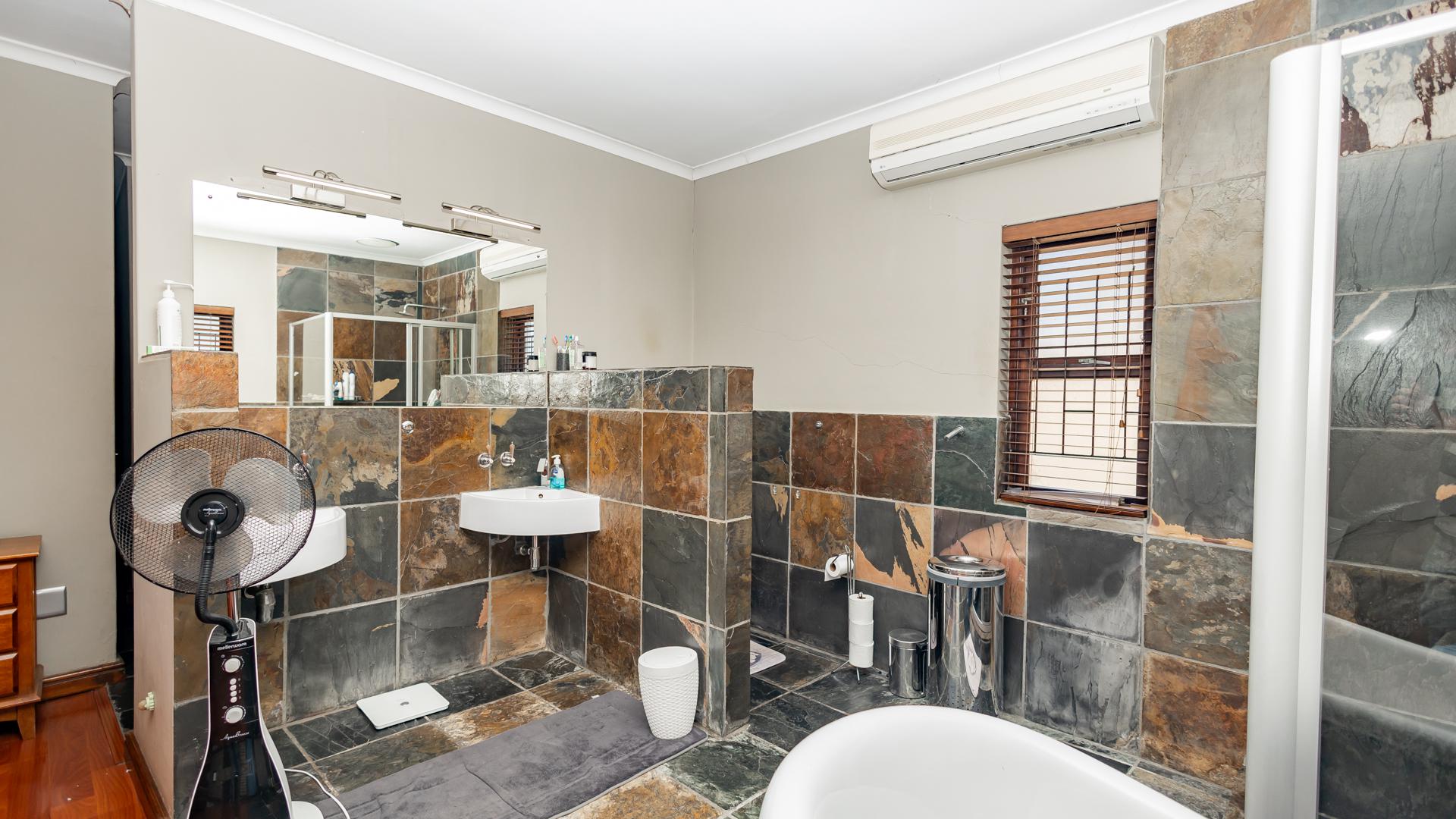  of property in Sonstraal Heights