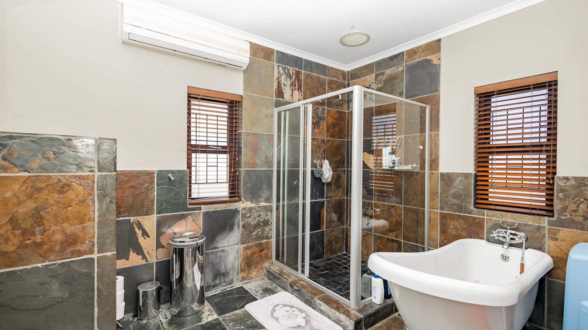  of property in Sonstraal Heights