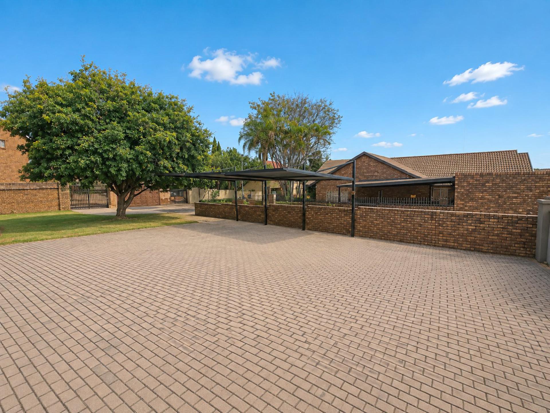  of property in Montana Park