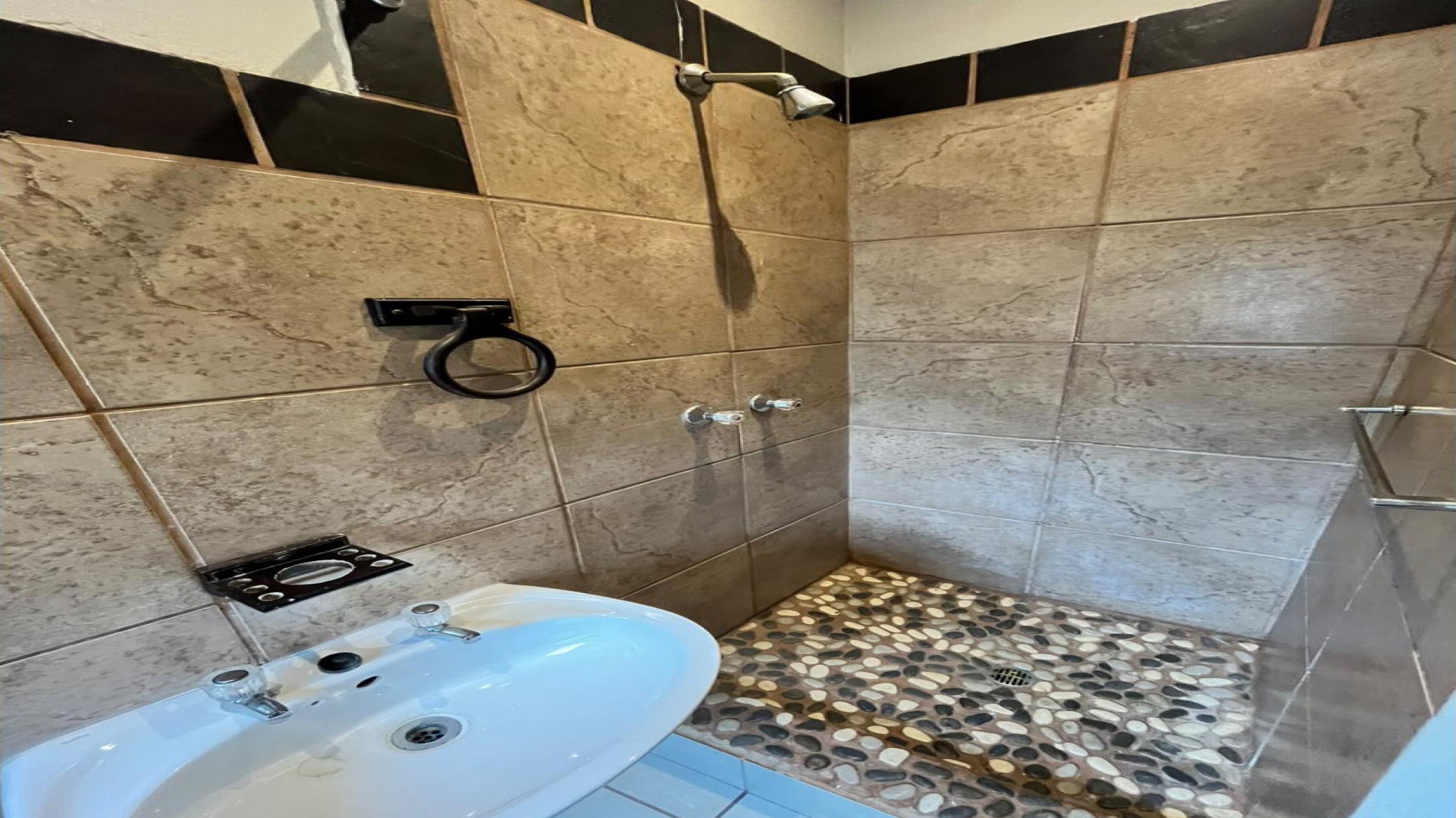 Bathroom 2 of property in Mountain View