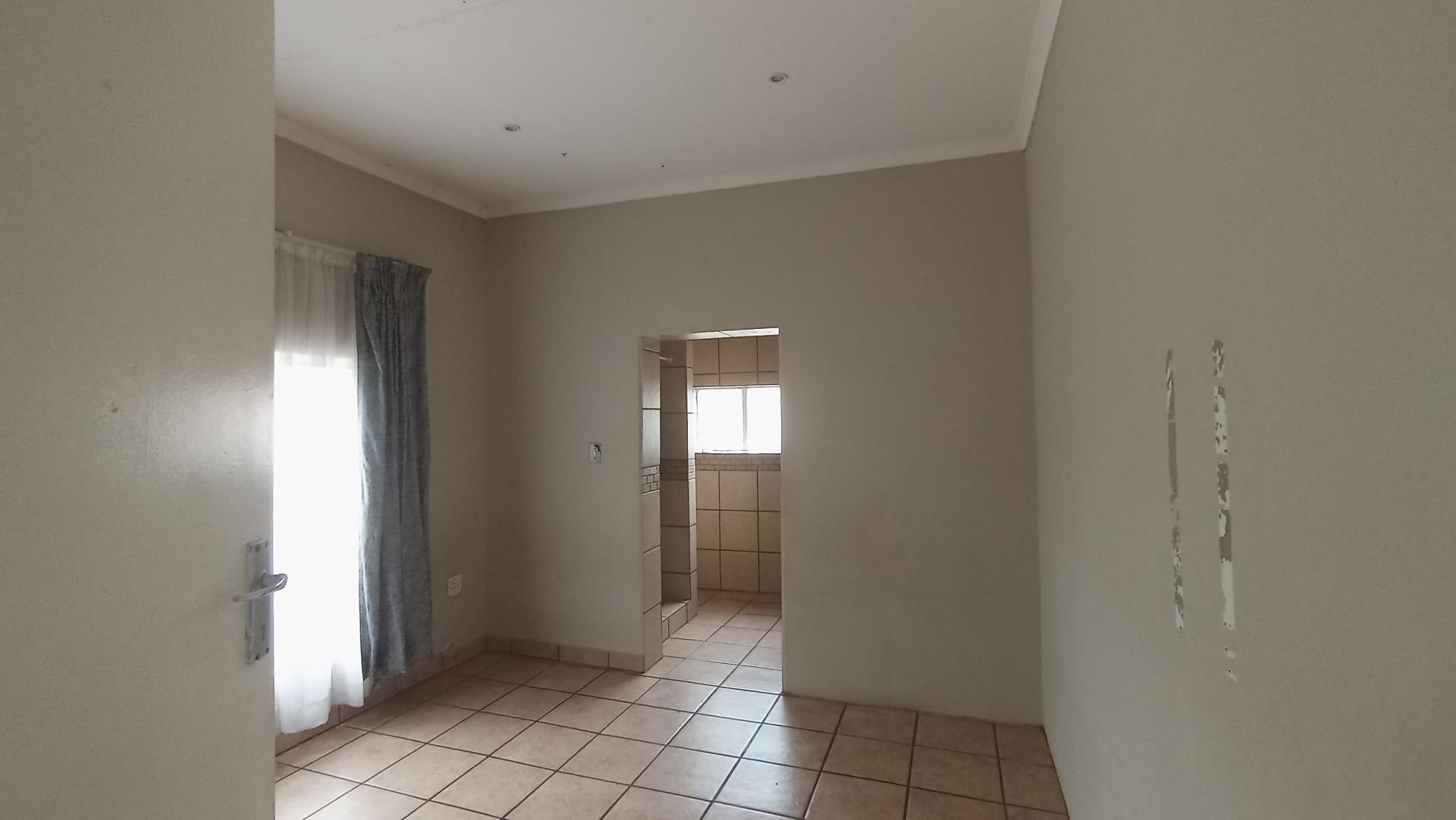 Bed Room 3 - 9 square meters of property in Mountain View