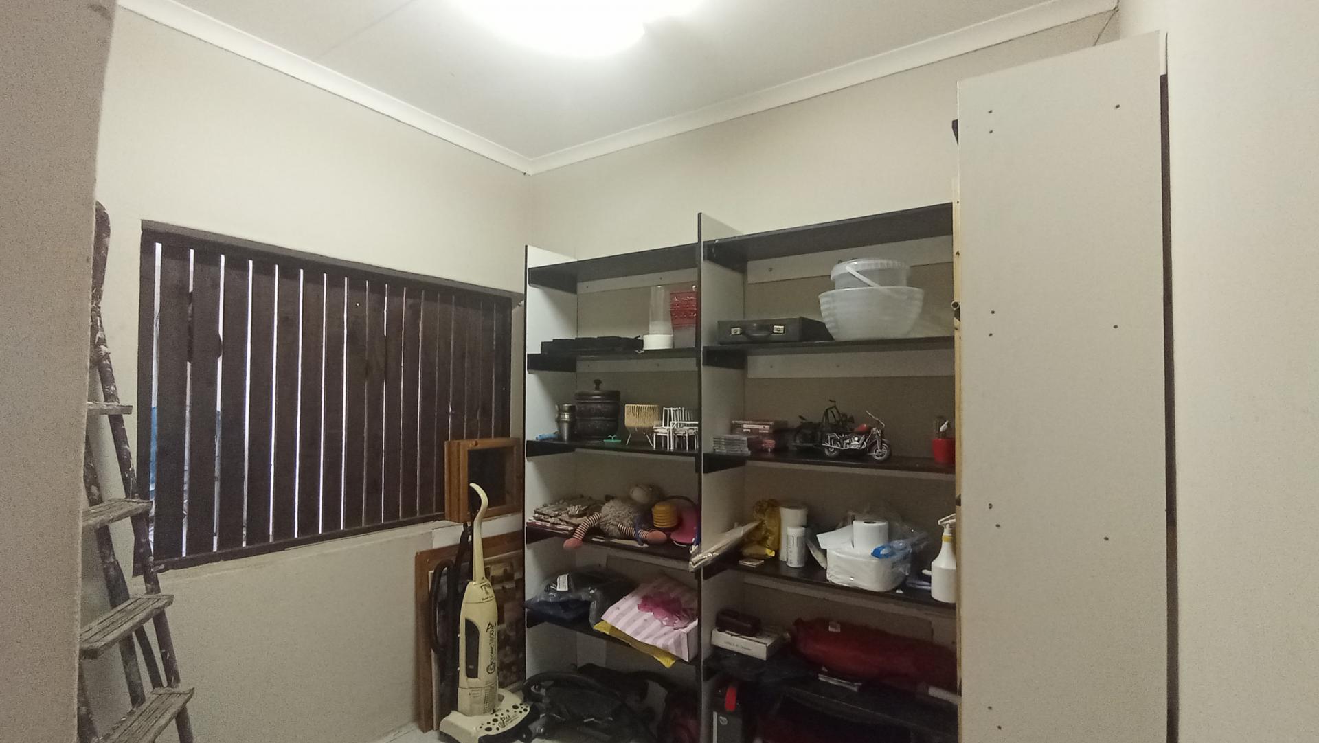 Store Room - 9 square meters of property in Mountain View